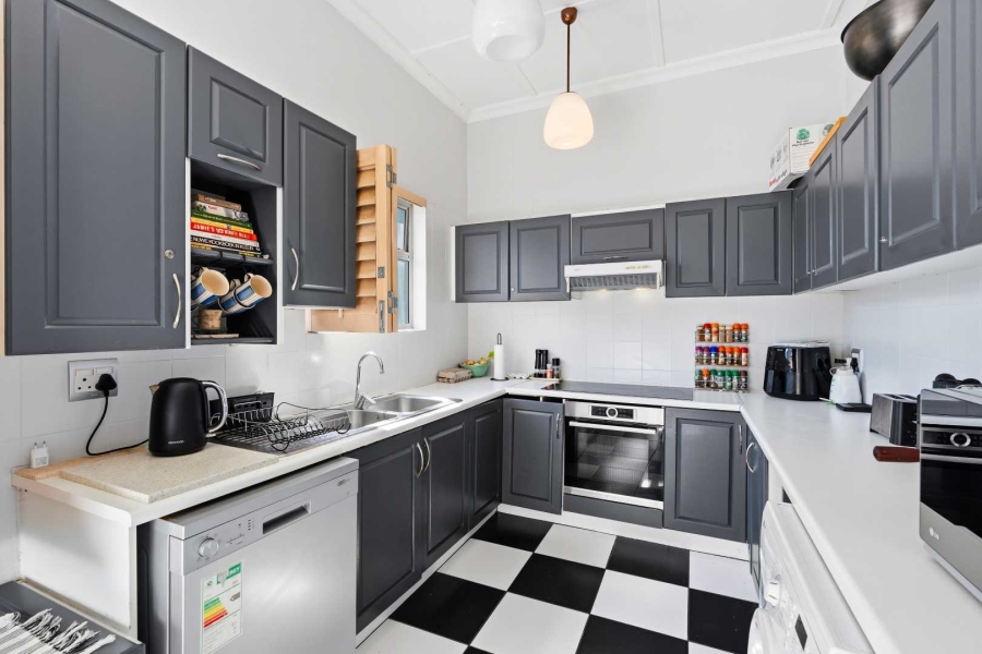 2 Bedroom Property for Sale in Green Point Western Cape